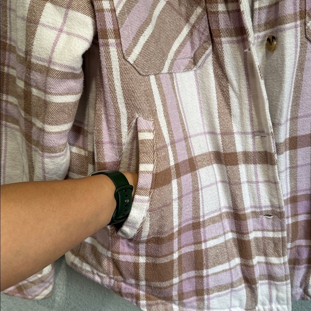 AEROPOSTALE Chunky Cute Plaid Button Down Shacket - Picture 2 of 9